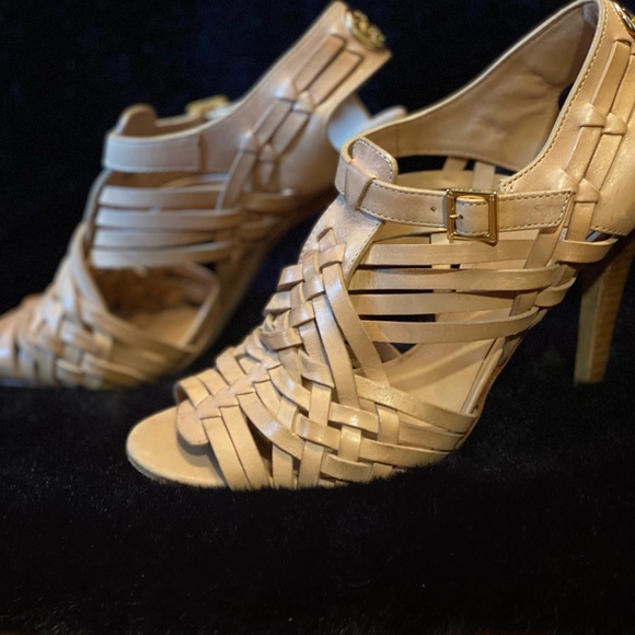 Tory Burch Nadia Hurricane Heels - Picture 3 of 6